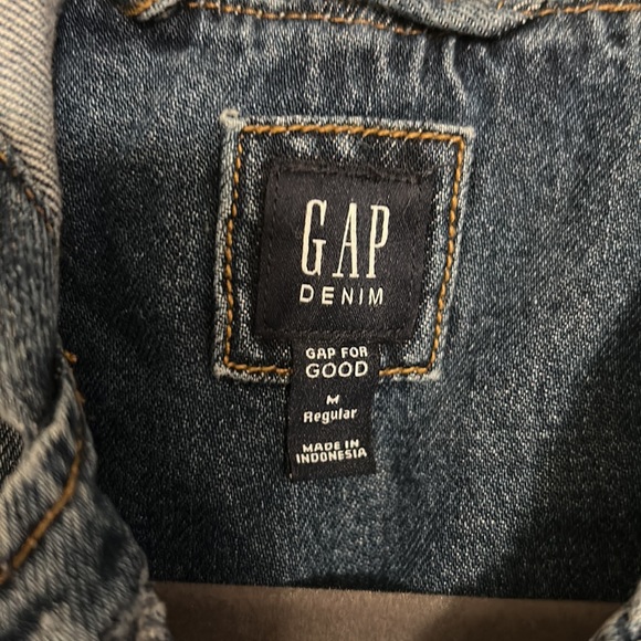 GAP jean jacket with hoodie. GUC Girls Size: M Regular - Picture 2 of 3